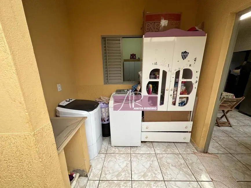 Casa com 3 quartos à venda, 310m2 em Jardim Aureliano, Pouso Alegre - MG - imagem 4 Foto 4 de Casa com 3 quartos à venda, 310m2 em Jardim Aureliano, Pouso Alegre - MG