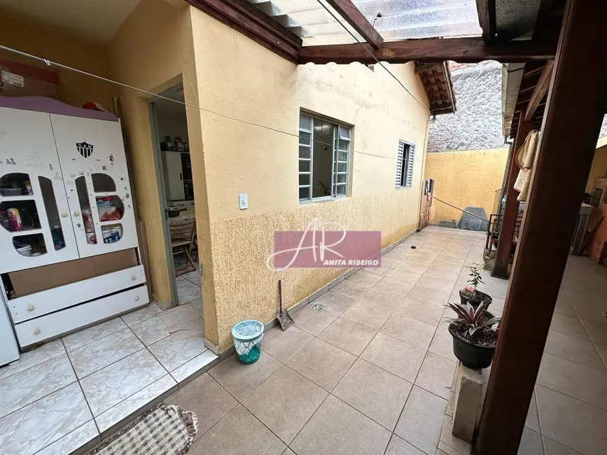 Casa com 3 quartos à venda, 310m2 em Jardim Aureliano, Pouso Alegre - MG - imagem 9 Foto 9 de Casa com 3 quartos à venda, 310m2 em Jardim Aureliano, Pouso Alegre - MG