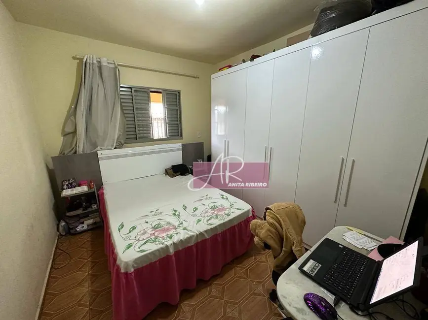 Casa com 3 quartos à venda, 310m2 em Jardim Aureliano, Pouso Alegre - MG - imagem 5 Foto 5 de Casa com 3 quartos à venda, 310m2 em Jardim Aureliano, Pouso Alegre - MG