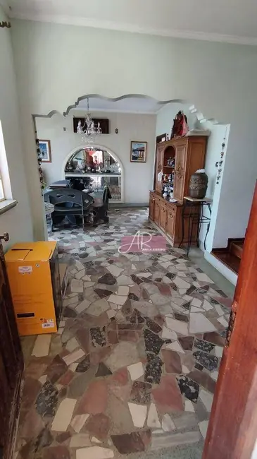 Casa com 3 quartos à venda, 425m2 em Centro, Pouso Alegre - MG - imagem 4 Foto 4 de Casa com 3 quartos à venda, 425m2 em Centro, Pouso Alegre - MG