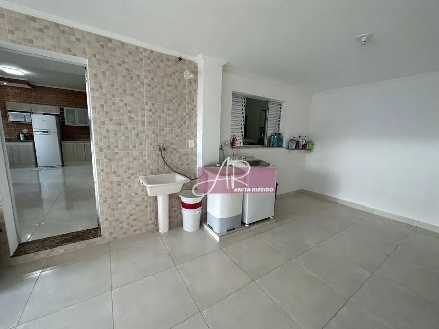Casa com 3 quartos à venda, 300m2 em Colinas de Santa Bárbara, Pouso Alegre - MG - imagem 5 Foto 5 de Casa com 3 quartos à venda, 300m2 em Colinas de Santa Bárbara, Pouso Alegre - MG