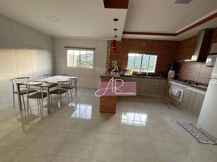 Casa com 3 quartos à venda, 300m2 em Colinas de Santa Bárbara, Pouso Alegre - MG - imagem 3 Foto 3 de Casa com 3 quartos à venda, 300m2 em Colinas de Santa Bárbara, Pouso Alegre - MG