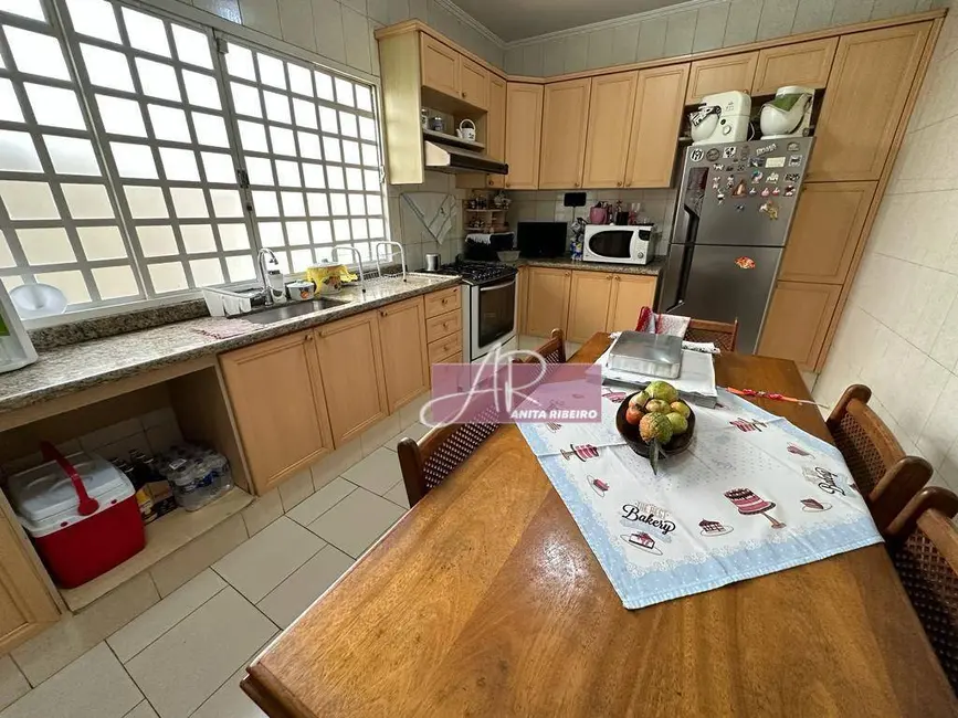 Foto 4 de Casa com 5 quartos à venda, 400m2 em Pouso Alegre - MG