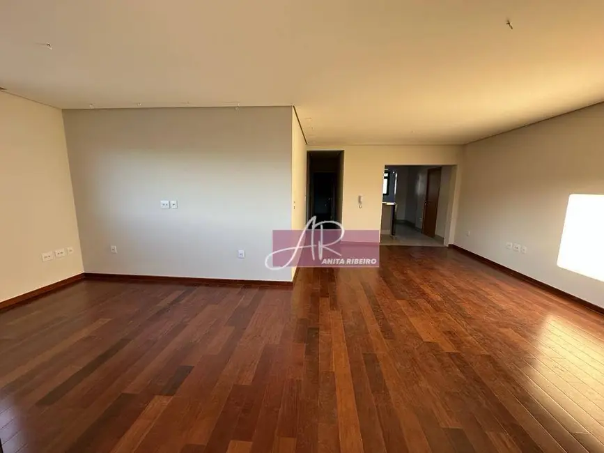 Foto 2 de Apartamento com 3 quartos à venda, 124m2 em Primavera, Pouso Alegre - MG