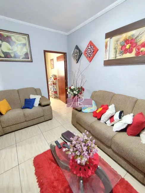 Foto 4 de Casa com 3 quartos à venda, 120m2 em Maria Guimarães Franco Rios, Pouso Alegre - MG