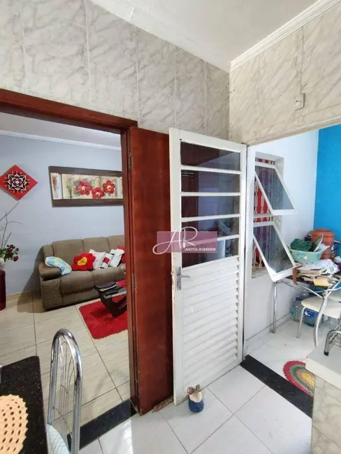 Foto 6 de Casa com 3 quartos à venda, 120m2 em Maria Guimarães Franco Rios, Pouso Alegre - MG