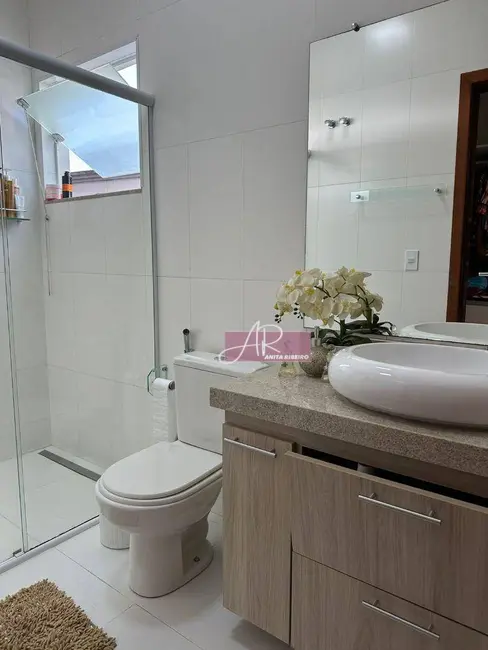 Casa com 3 quartos à venda, 450m2 em Colinas de Santa Bárbara, Pouso Alegre - MG - imagem 8 Foto 8 de Casa com 3 quartos à venda, 450m2 em Colinas de Santa Bárbara, Pouso Alegre - MG