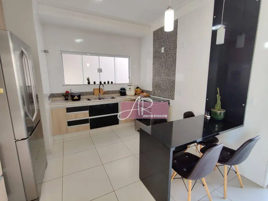 Casa com 3 quartos à venda, 450m2 em Colinas de Santa Bárbara, Pouso Alegre - MG - imagem 6 Foto 6 de Casa com 3 quartos à venda, 450m2 em Colinas de Santa Bárbara, Pouso Alegre - MG