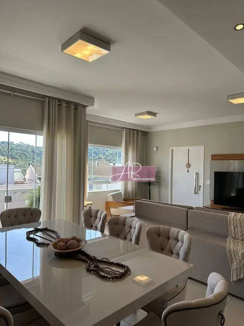 Casa com 3 quartos à venda, 450m2 em Colinas de Santa Bárbara, Pouso Alegre - MG - imagem 3 Foto 3 de Casa com 3 quartos à venda, 450m2 em Colinas de Santa Bárbara, Pouso Alegre - MG