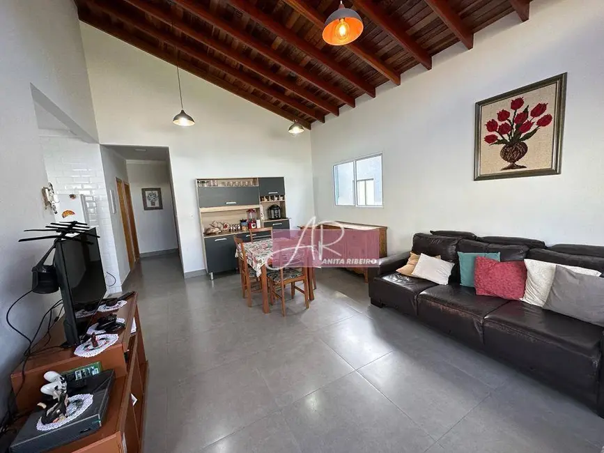 Foto 2 de Casa com 2 quartos à venda, 300m2 em Buritis, Pouso Alegre - MG