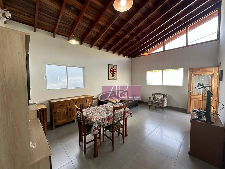 Foto 3 de Casa com 2 quartos à venda, 300m2 em Buritis, Pouso Alegre - MG