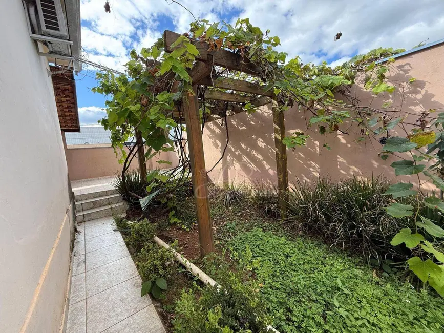 Casa com 2 quartos à venda, 233m2 em Residencial Parque dos Fontes, Pouso Alegre - MG - imagem 3 Foto 3 de Casa com 2 quartos à venda, 233m2 em Residencial Parque dos Fontes, Pouso Alegre - MG