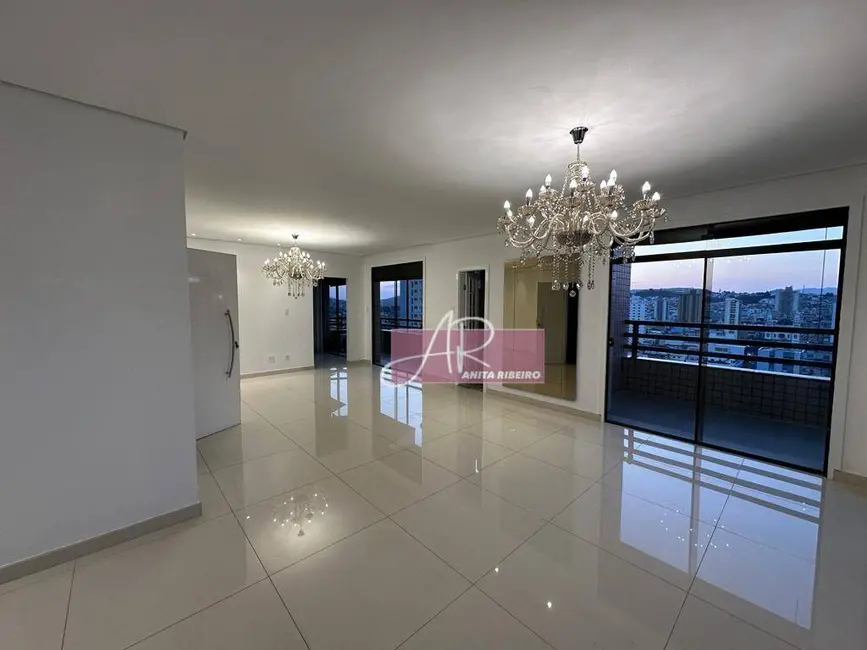 Cobertura com 4 quartos à venda, 430m2 em Centro, Pouso Alegre - MG - imagem 3 Foto 3 de Cobertura com 4 quartos à venda, 430m2 em Centro, Pouso Alegre - MG