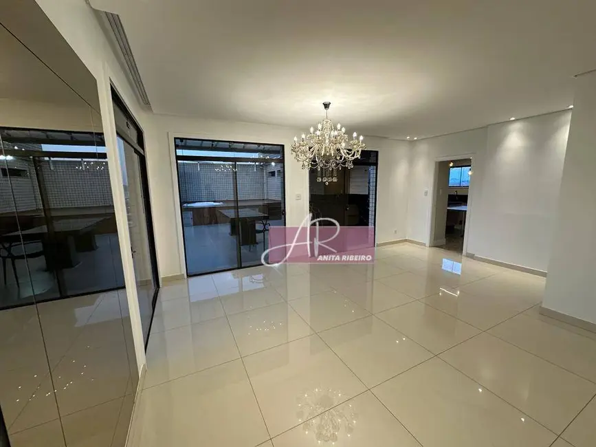 Cobertura com 4 quartos à venda, 430m2 em Centro, Pouso Alegre - MG - imagem 4 Foto 4 de Cobertura com 4 quartos à venda, 430m2 em Centro, Pouso Alegre - MG
