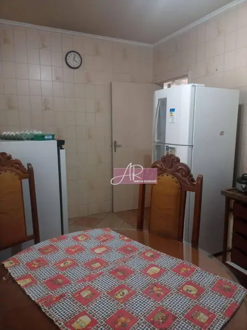Casa com 5 quartos à venda, 300m2 em Centro, Pouso Alegre - MG - imagem 4 Foto 4 de Casa com 5 quartos à venda, 300m2 em Centro, Pouso Alegre - MG