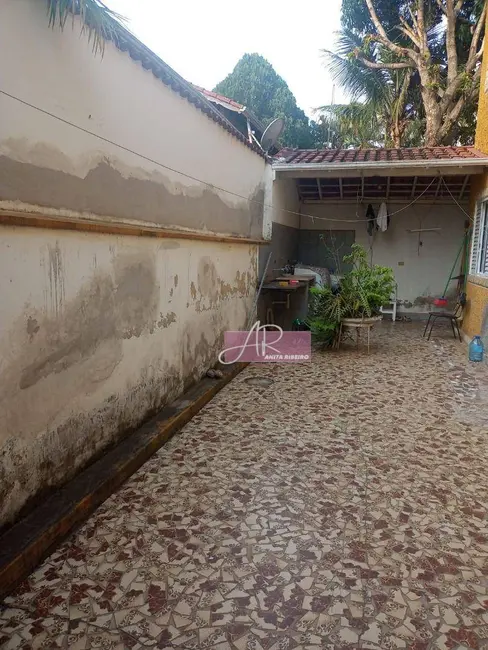 Casa com 5 quartos à venda, 300m2 em Centro, Pouso Alegre - MG - imagem 8 Foto 8 de Casa com 5 quartos à venda, 300m2 em Centro, Pouso Alegre - MG