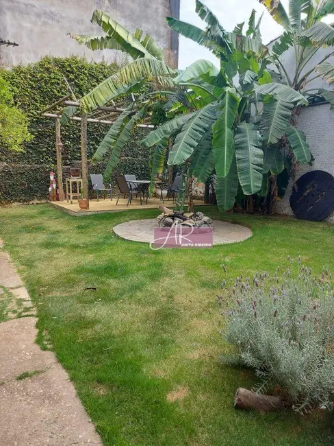 Foto 3 de Casa com 3 quartos à venda, 300m2 em Pouso Alegre - MG