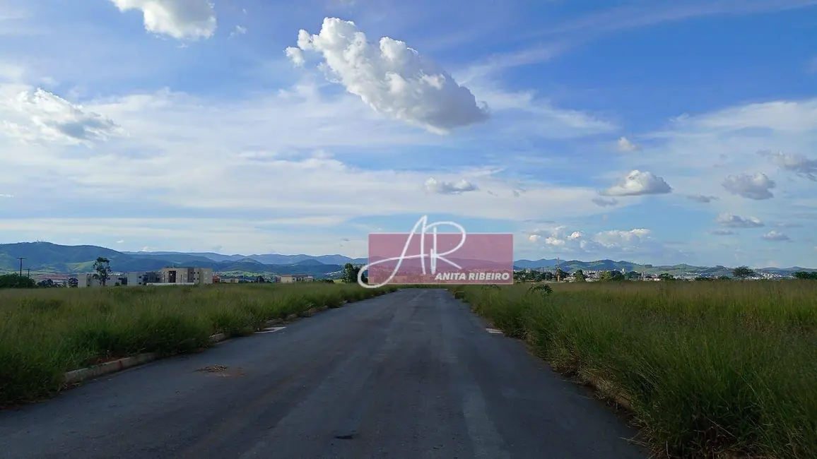 Foto 3 de Terreno / Lote à venda, 300m2 em Pouso Alegre - MG