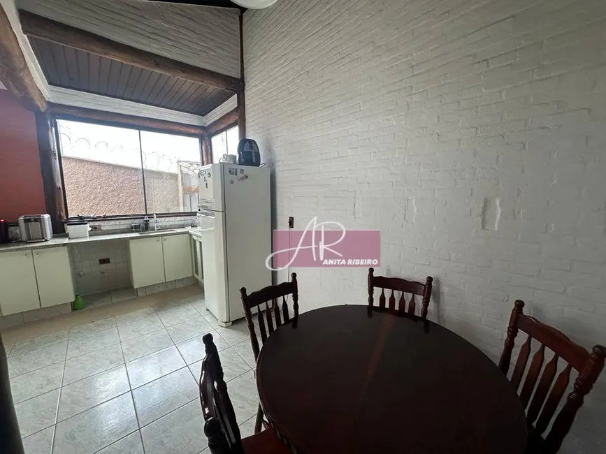 Foto 7 de Casa com 4 quartos à venda, 358m2 em Pouso Alegre - MG