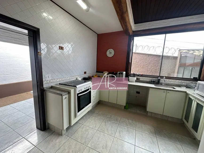 Foto 8 de Casa com 4 quartos à venda, 358m2 em Pouso Alegre - MG