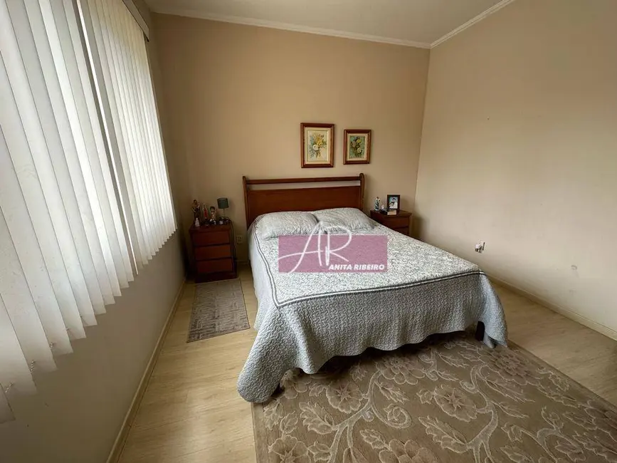 Foto 8 de Casa com 4 quartos à venda, 300m2 em Pouso Alegre - MG