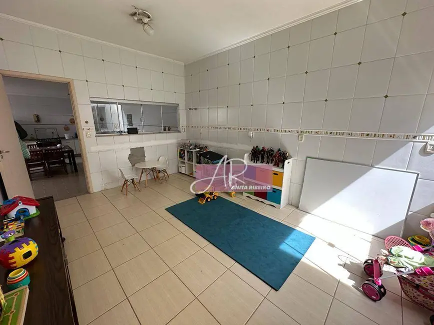 Foto 5 de Casa com 4 quartos à venda, 300m2 em Pouso Alegre - MG