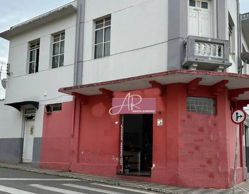 Foto 1 de Sobrado com 6 quartos à venda, 200m2 em Centro, Pouso Alegre - MG