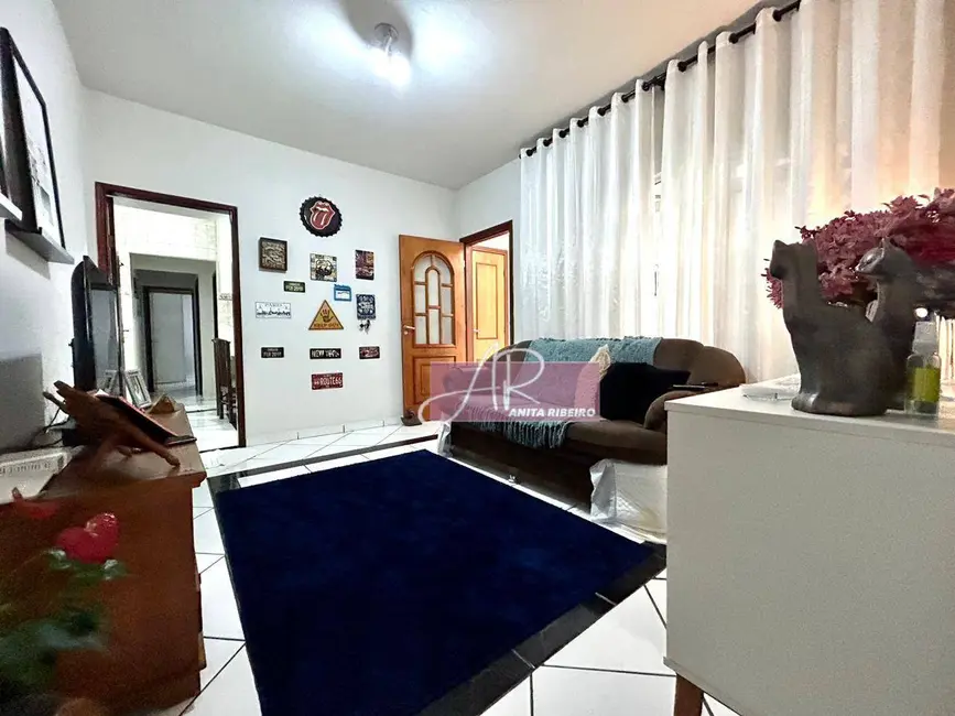 Foto 2 de Casa com 3 quartos à venda, 100m2 em Boa Vista, Pouso Alegre - MG