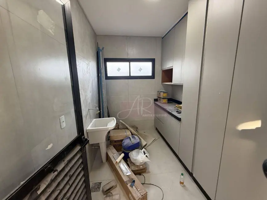 Foto 7 de Casa com 4 quartos à venda, 360m2 em Pouso Alegre - MG