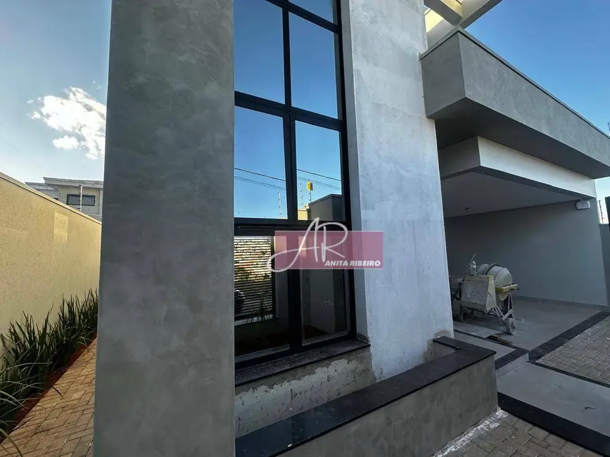Foto 1 de Casa com 4 quartos à venda, 360m2 em Pouso Alegre - MG