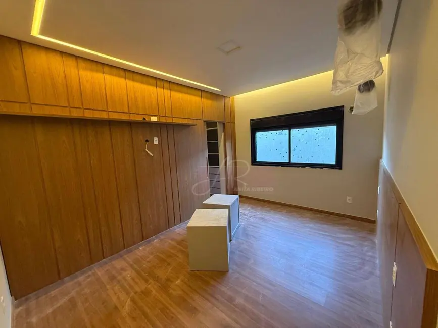 Foto 8 de Casa com 4 quartos à venda, 360m2 em Pouso Alegre - MG