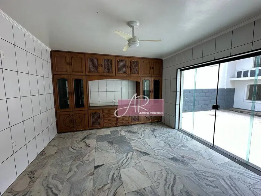Foto 5 de Casa com 6 quartos à venda, 360m2 em Pouso Alegre - MG