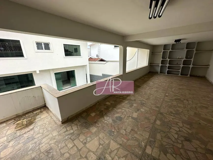 Foto 8 de Casa com 6 quartos à venda, 360m2 em Pouso Alegre - MG