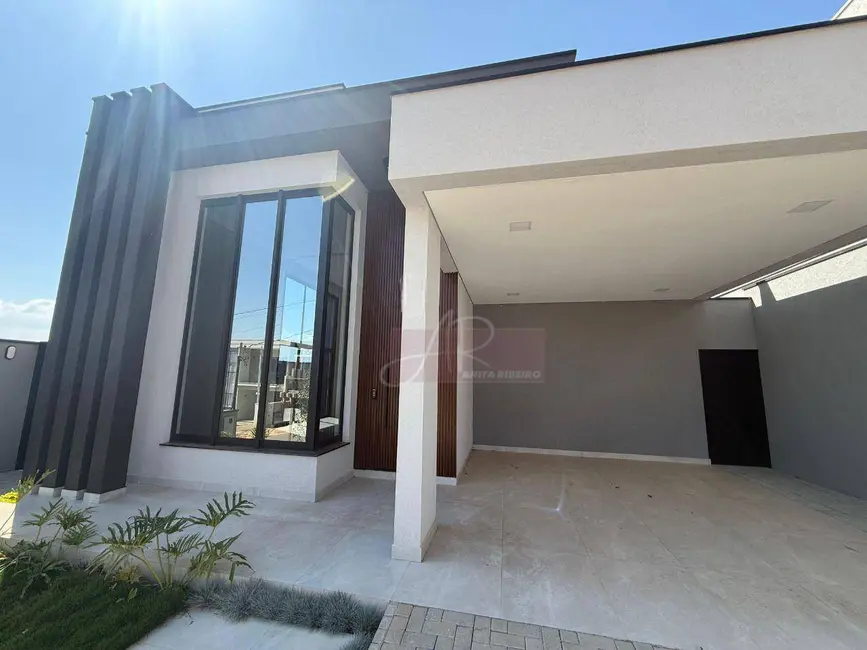 Foto 1 de Casa de Condomínio com 3 quartos à venda, 300m2 em Pouso Alegre - MG