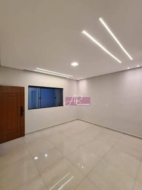Foto 1 de Casa com 3 quartos à venda, 200m2 em Parque Real, Pouso Alegre - MG