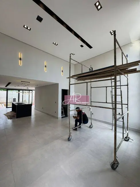 Foto 2 de Casa com 3 quartos à venda, 300m2 em Pouso Alegre - MG