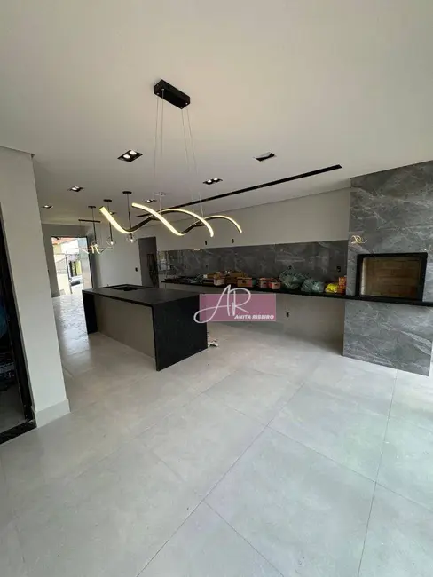 Foto 6 de Casa com 3 quartos à venda, 300m2 em Pouso Alegre - MG