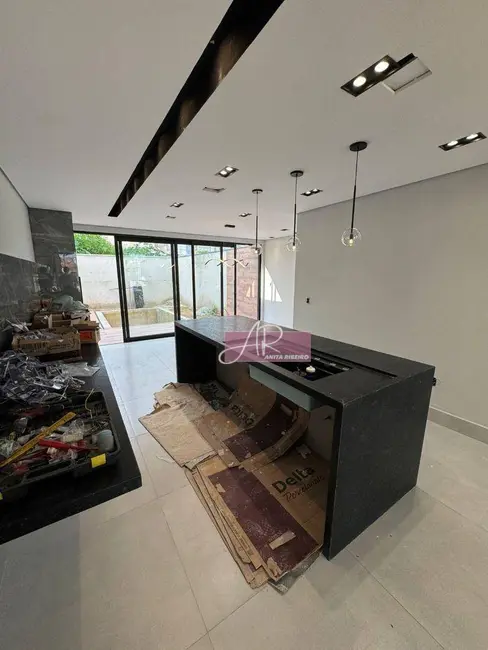 Foto 5 de Casa com 3 quartos à venda, 300m2 em Pouso Alegre - MG