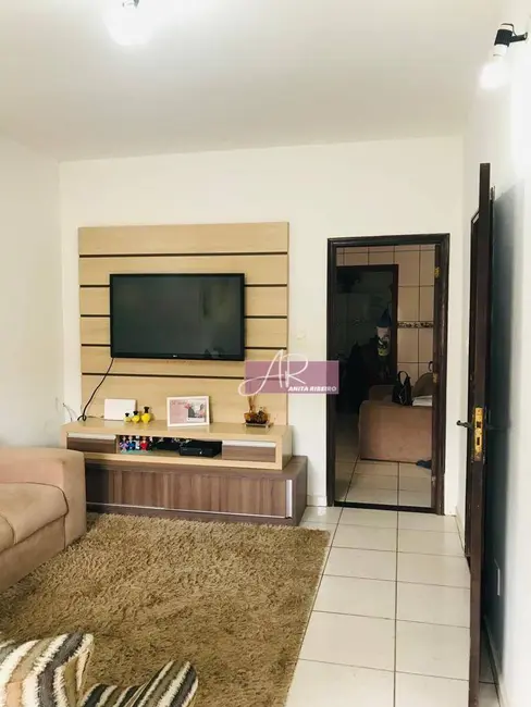 Foto 3 de Casa com 5 quartos à venda, 284m2 em Santo Ivo, Pouso Alegre - MG