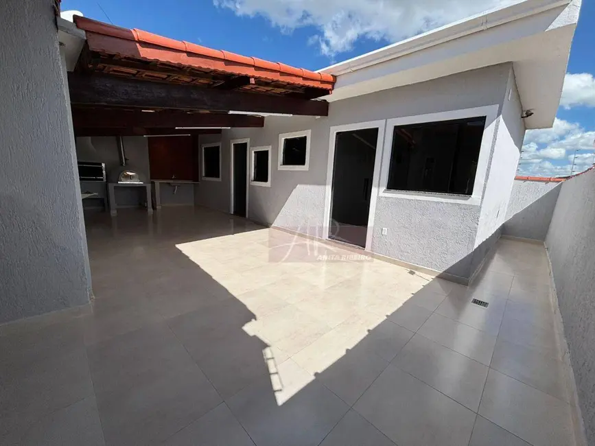Foto 4 de Casa com 4 quartos à venda, 202m2 em Pouso Alegre - MG