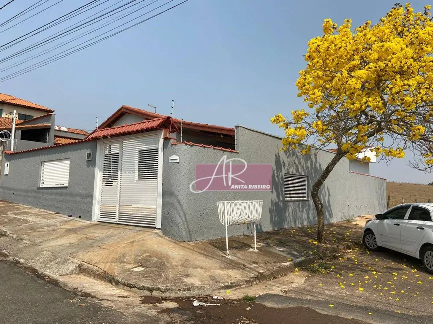 Foto 3 de Casa com 4 quartos à venda, 202m2 em Pouso Alegre - MG