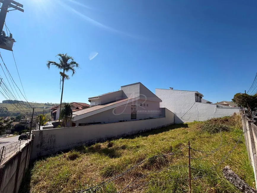 Foto 3 de Terreno / Lote à venda, 335m2 em Pouso Alegre - MG
