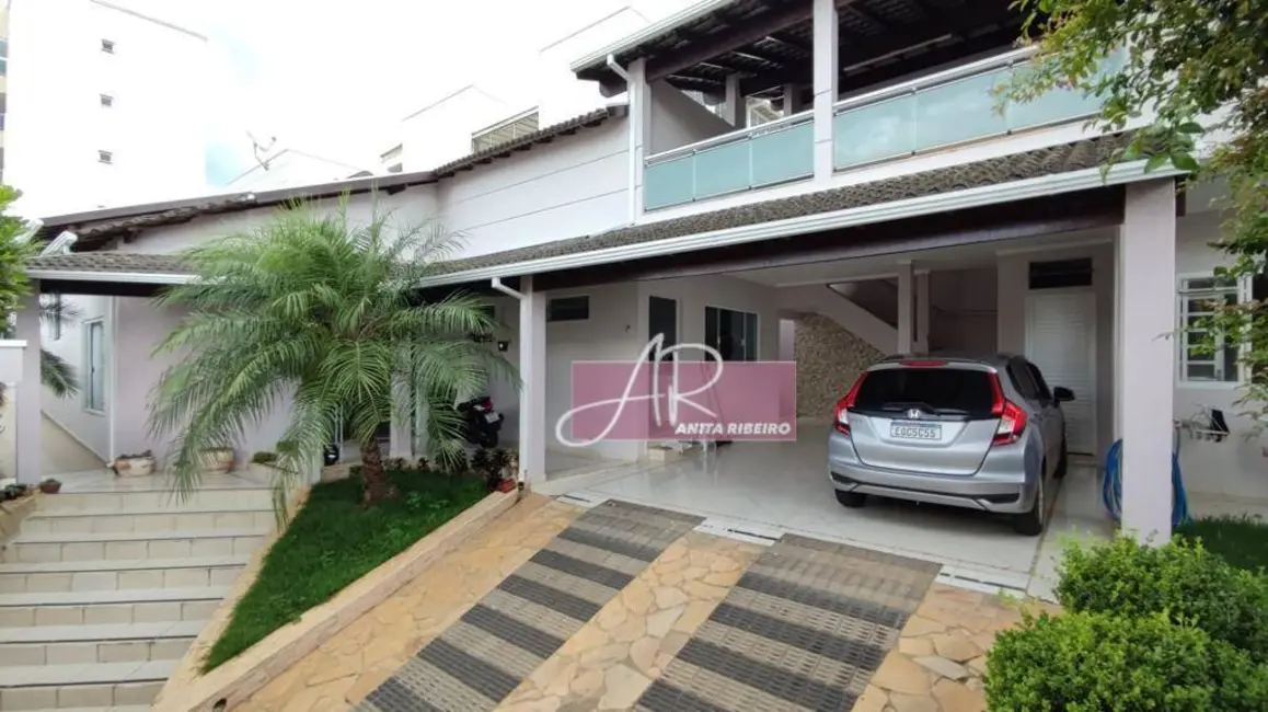 Foto 1 de Casa com 4 quartos à venda, 387m2 em Santa Dorotéia, Pouso Alegre - MG