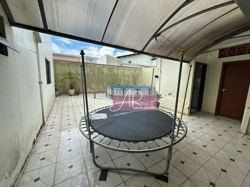 Casa com 4 quartos à venda, 300m2 em Pouso Alegre - MG - imagem 5 Foto 5 de Casa com 4 quartos à venda, 300m2 em Pouso Alegre - MG