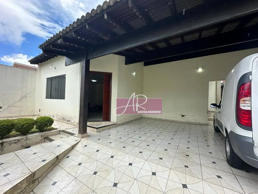 Casa com 4 quartos à venda, 300m2 em Pouso Alegre - MG - imagem 6 Foto 6 de Casa com 4 quartos à venda, 300m2 em Pouso Alegre - MG