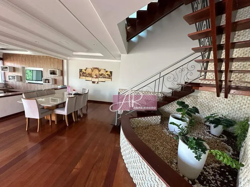 Foto 5 de Casa com 4 quartos à venda, 891m2 em Pouso Alegre - MG