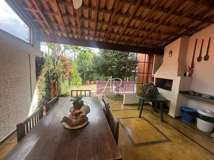 Casa com 4 quartos à venda, 408m2 em Pouso Alegre - MG - imagem 5 Foto 5 de Casa com 4 quartos à venda, 408m2 em Pouso Alegre - MG