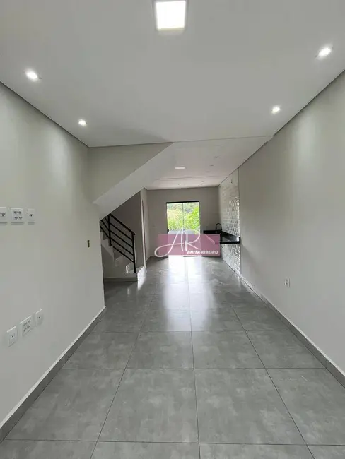 Foto 4 de Casa com 3 quartos à venda, 210m2 em Cidade Vergani, Pouso Alegre - MG
