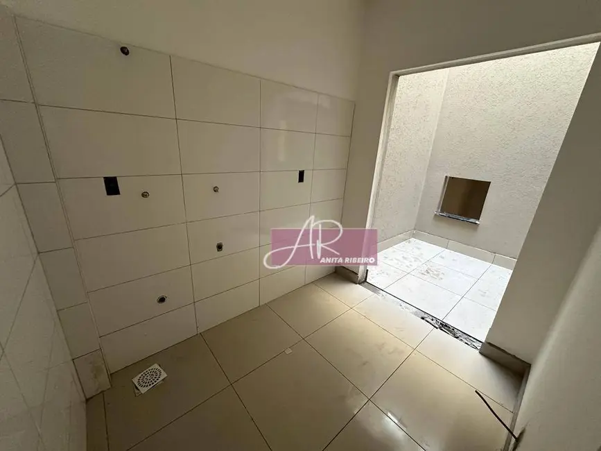 Foto 2 de Apartamento com 2 quartos à venda, 67m2 em Nhá Chica, Pouso Alegre - MG