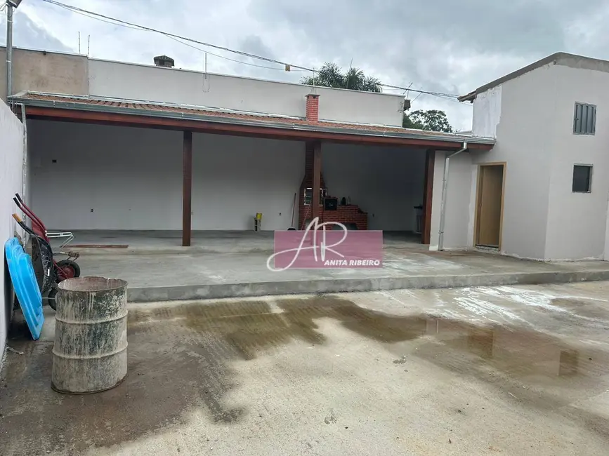 Chácara com 3 quartos à venda, 600m2 em Pouso Alegre - MG - imagem 3 Foto 3 de Chácara com 3 quartos à venda, 600m2 em Pouso Alegre - MG